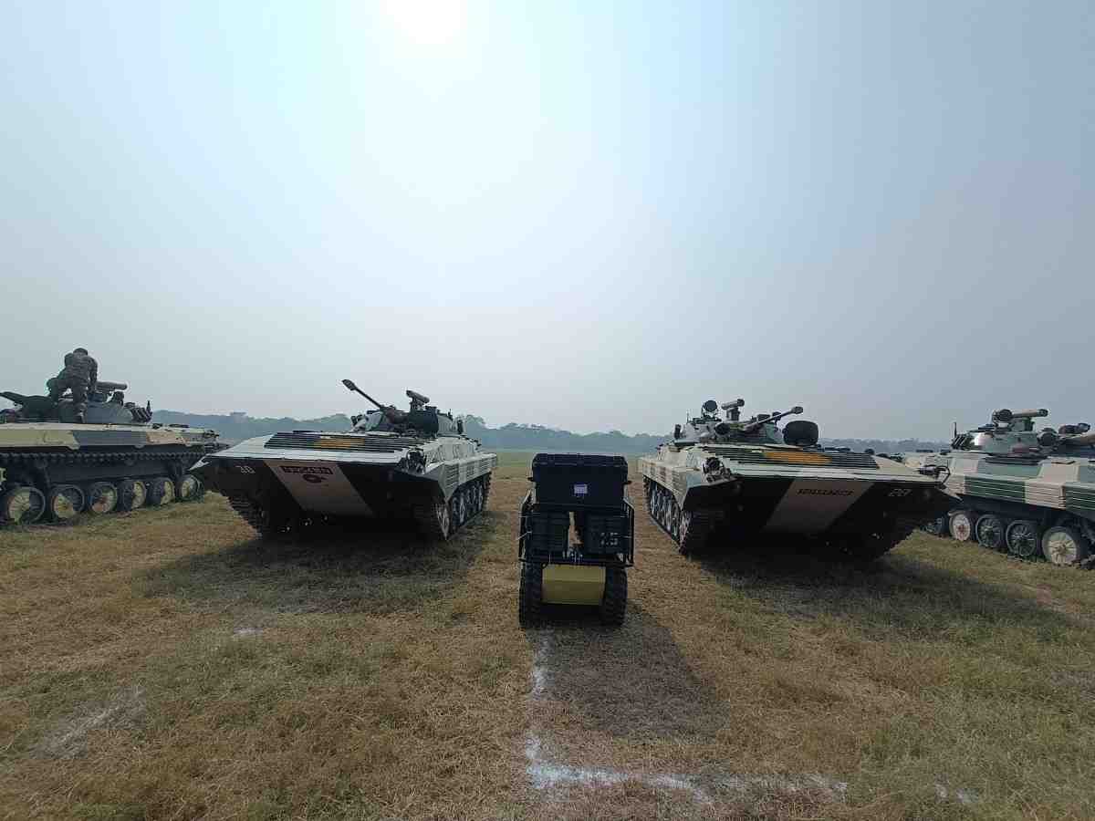 Dagger-X UGV with military tank - Club First Robotics