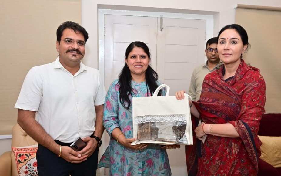 Neelima mishra with Ms Diya Kumari - Club First Robotics